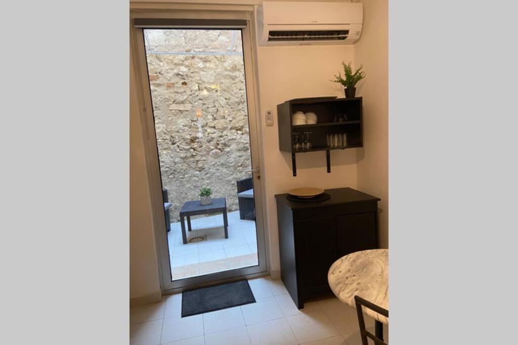 Studio Au Coeur De La Ville D'Arles Luaran gambar
